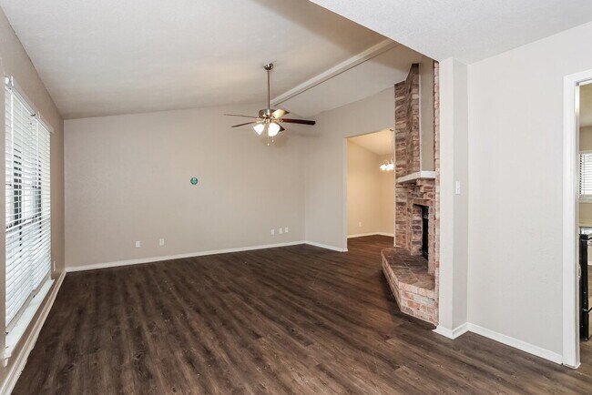 Building Photo - 456 Matterhorn St