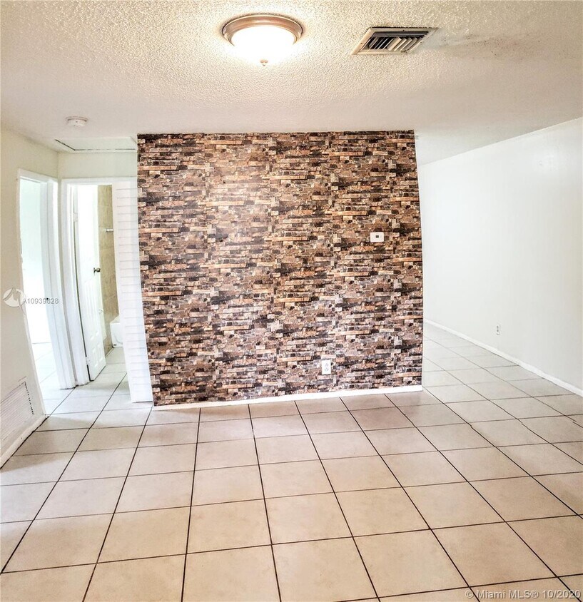 Primary Photo - 5939 NW 19th St