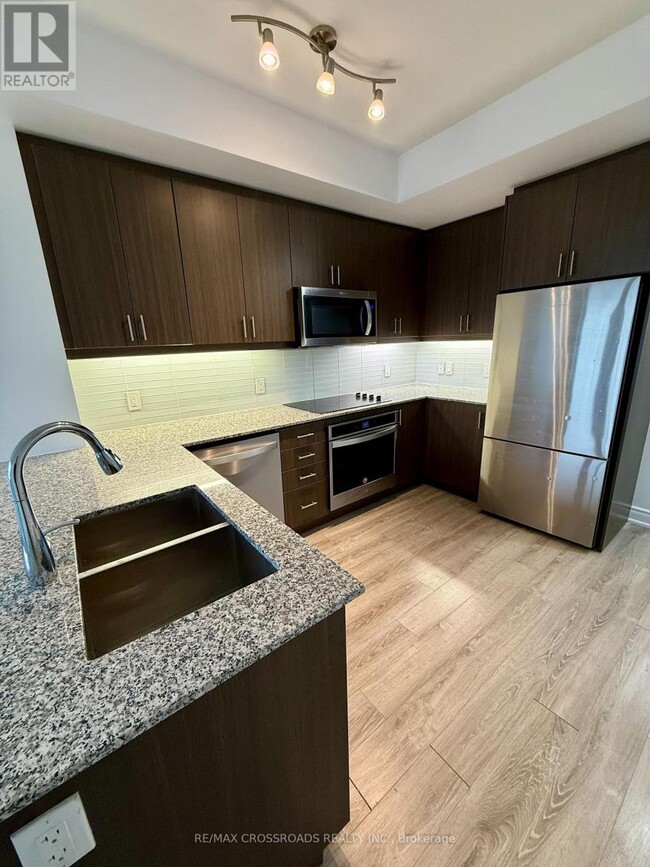 Photo du bâtiment - 9618-9618 Yonge St