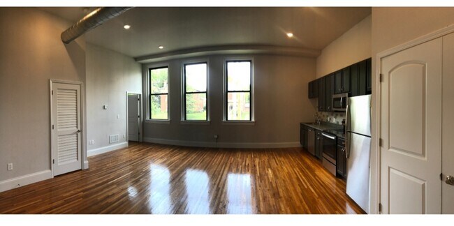 Foto del edificio - 230 W Dunklin St