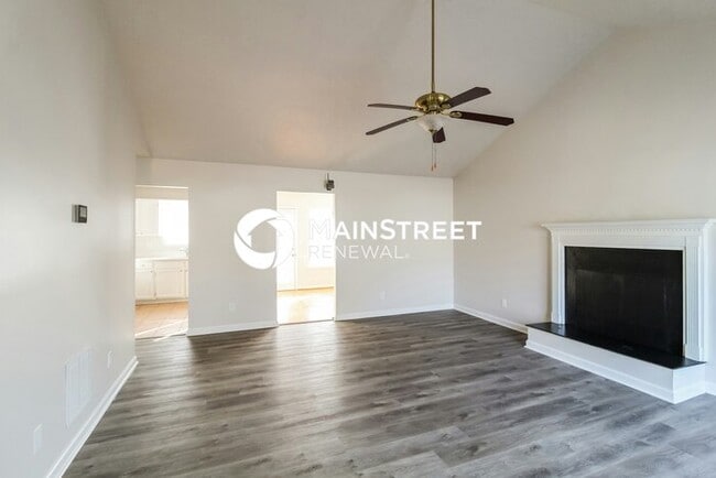 Photo - 3 Bedroom Pet-Friendly Home in Rex, GA with Main Street Renewal