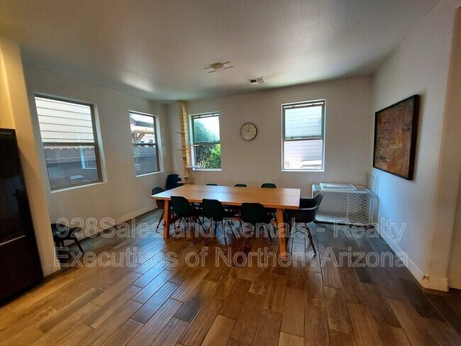 Building Photo - 2449 W Bruce Balle Dr