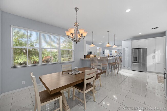 Building Photo - 2104 Country Golf Dr