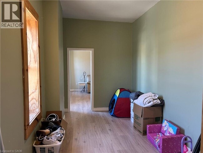 Building Photo - 5 Colborne St S