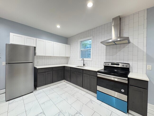 61 Linden Ave 4 - 69 Linden Ave