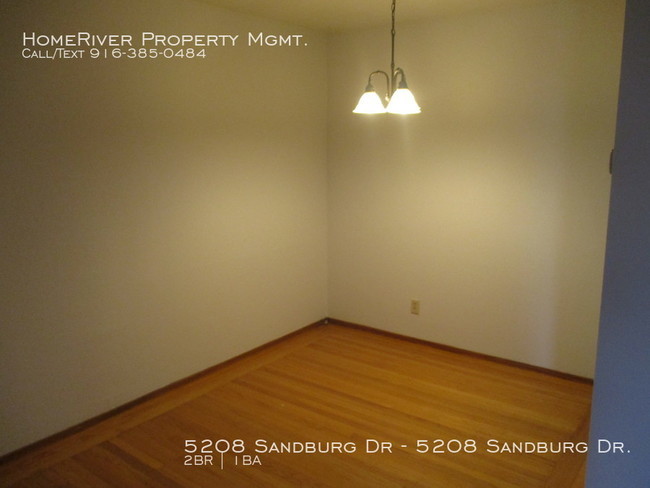 Building Photo - CUTE APARTMENT IN RIVER PARK!!