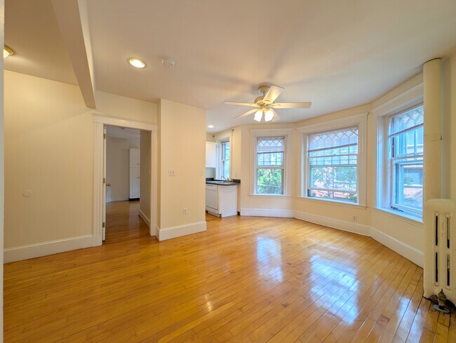 Foto del edificio - 331 Harvard St