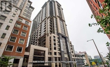 Building Photo - 150 Main St W