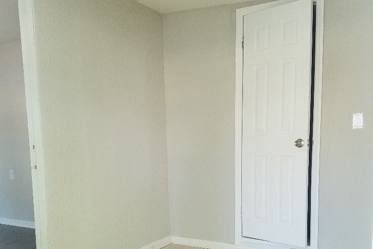 Living space - 1523 w hiawatha st