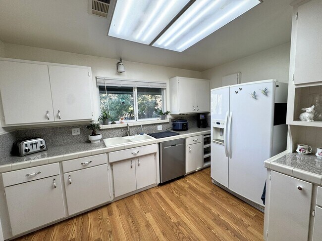 Building Photo - Ranch Style Home 15 mins to SLO Nice - Bright Single Level Home