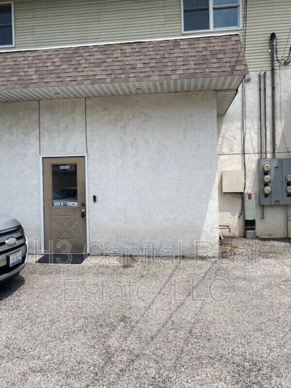 Building Photo - 307 N Illinois St