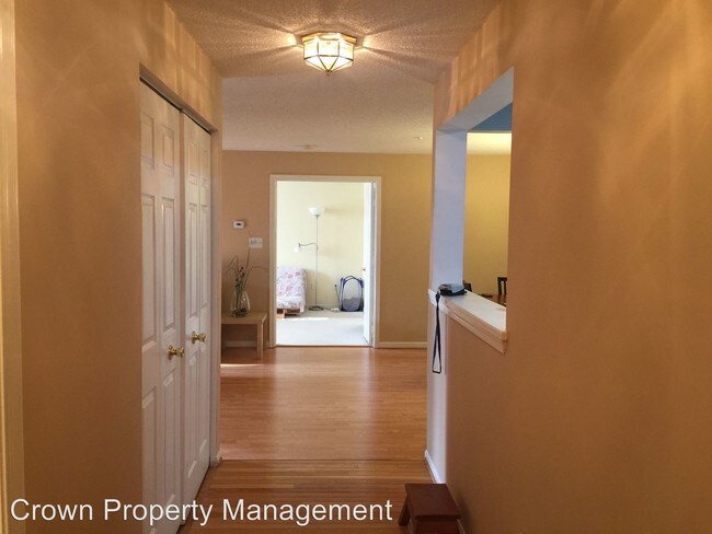 Foto del edificio - 10024 Vanderbilt Cir