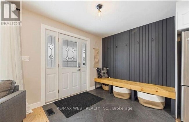 Building Photo - 653 Fleet St