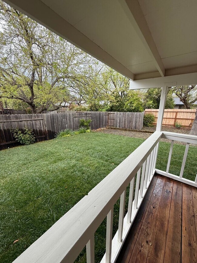 Foto del edificio - 3-bedroom, 2-bathroom home in great neighborhood!