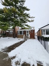 Building Photo - 10104 S Prairie Ave