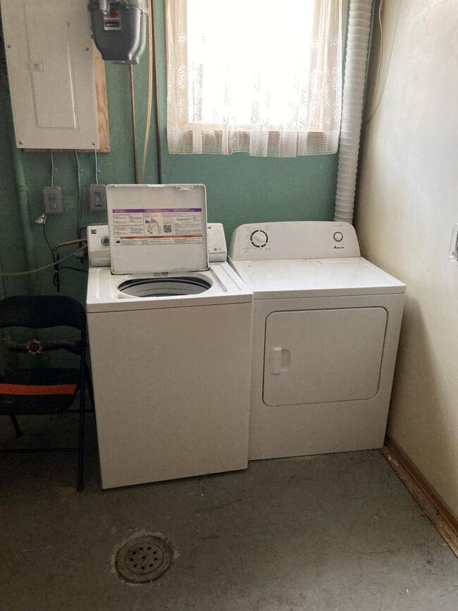 Photo du bâtiment - 1 bedroom in Regina SK S4N 3M6