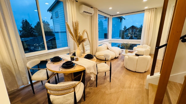 Building Photo - 4029A 51st Ave SW