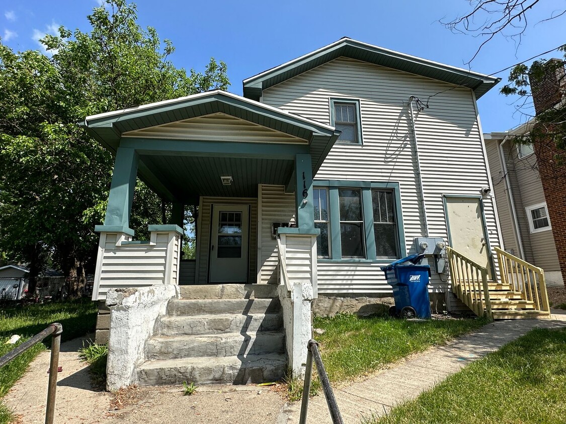 Primary Photo - Affordable Lower Unit Close to Downtown