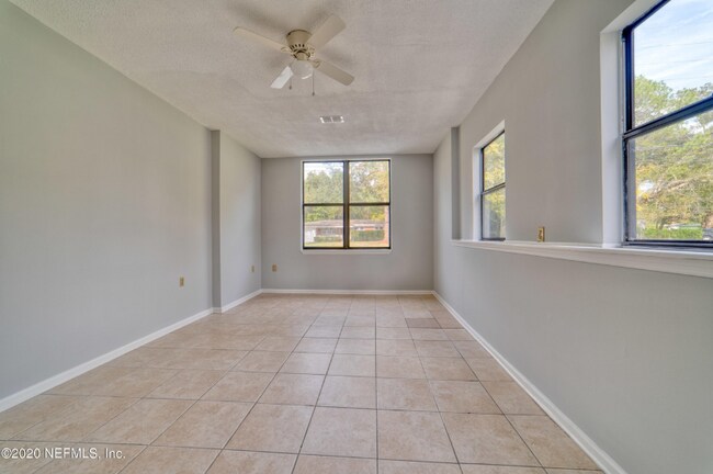 Foto del edificio - 1212 Kennerly Rd