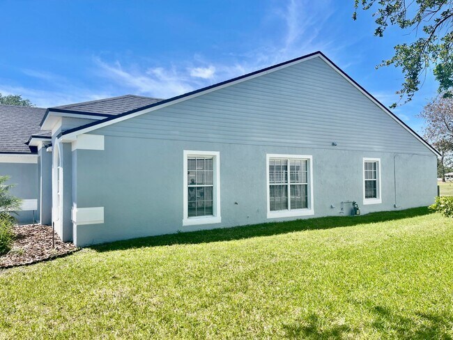 Building Photo - Ventura Luxury