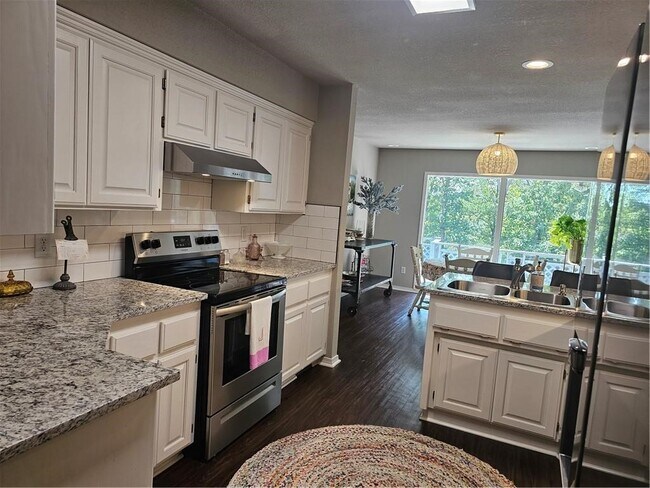 Foto del edificio - 28 McKenzie Dr