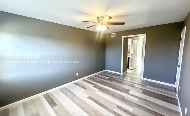 Building Photo - 3316 Roadrunner Trail