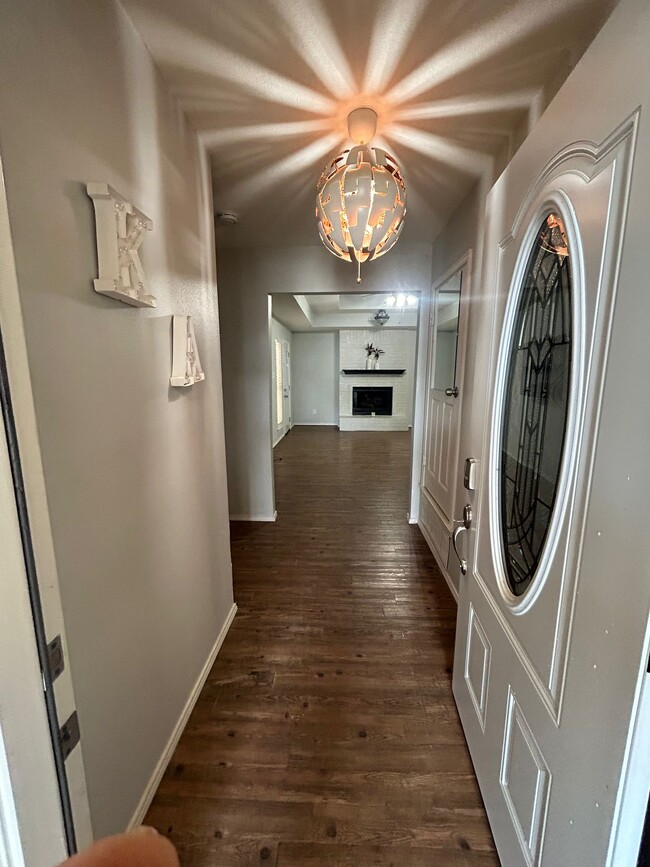 Building Photo - 6320 S Chesterfield Dr