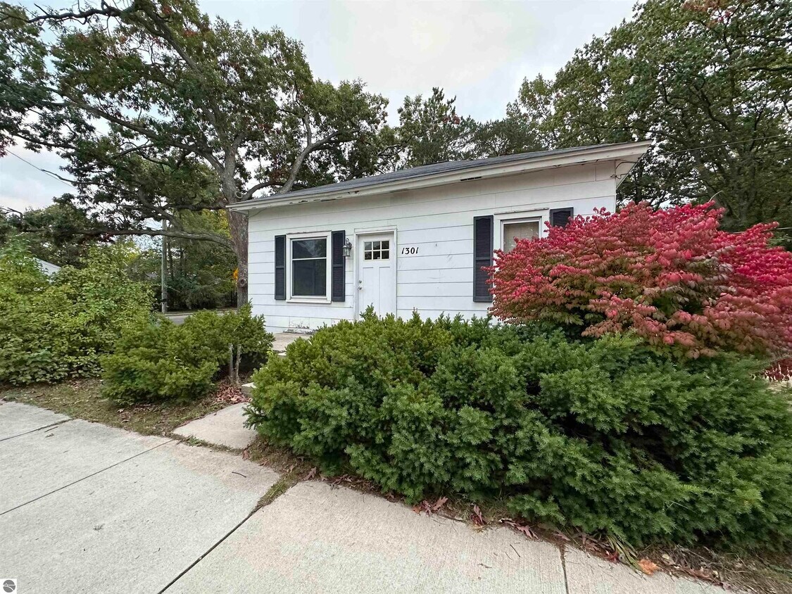 Primary Photo - 1301 S Cass St