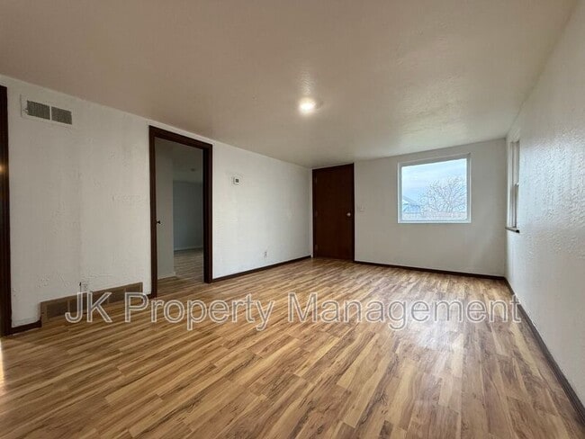 Building Photo - 3908 3rd Ave S