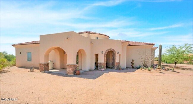 Building Photo - 16736 E Gloria Ln