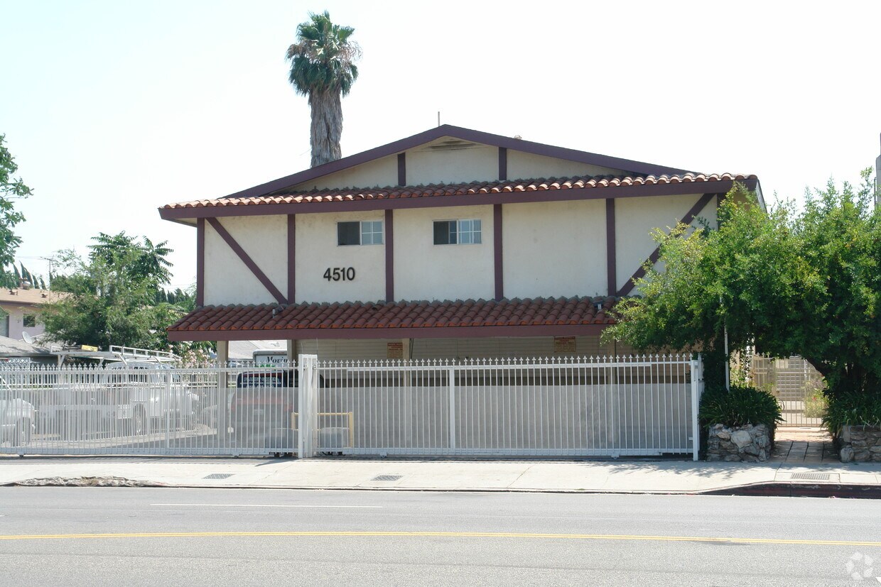 Building Photo - 4510 Hazeltine Ave