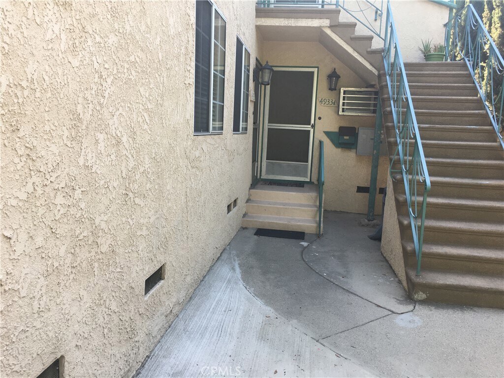 Foto principal - 4933 Cahuenga Blvd