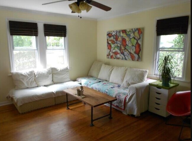 Foto del edificio - 2 BED 1 BATH WOODBINE COTTAGE