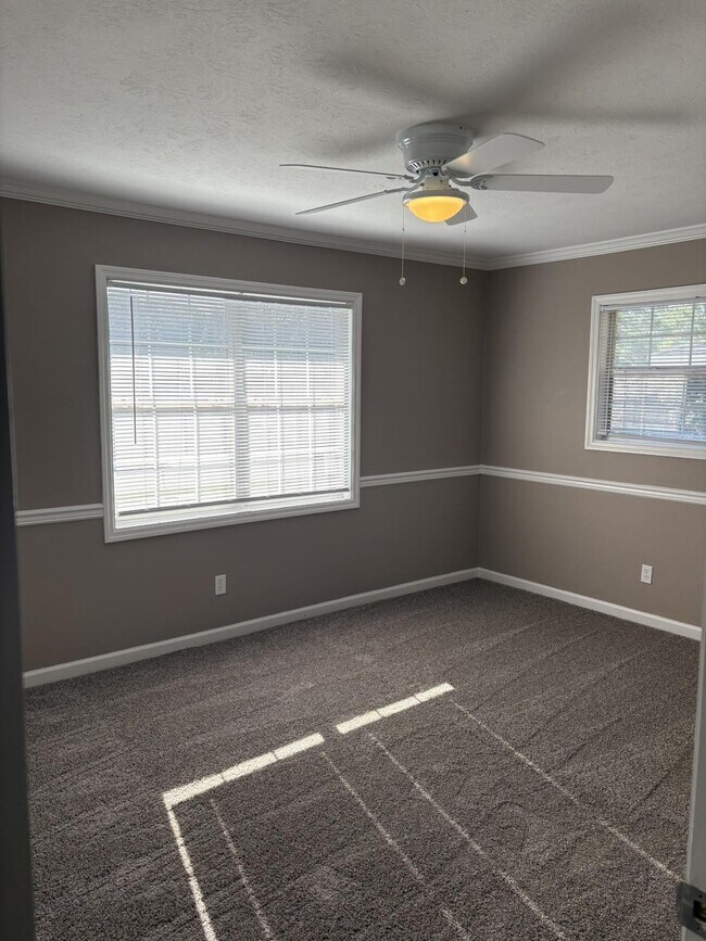 Building Photo - Quail Rise