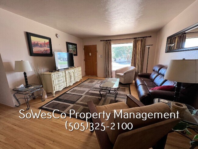 Foto del edificio - FULLY FURNISHED  3 Bedroom - Short or Long...