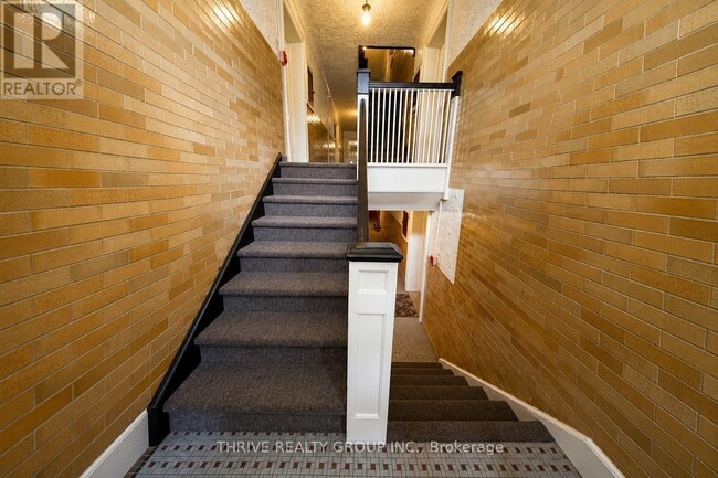 Building Photo - 50 Ridout St S