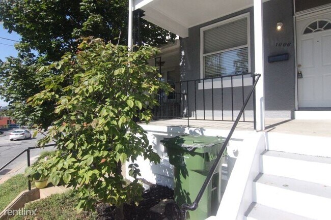 Building Photo - 2 br, 1 bath House - 1006 W 41st St