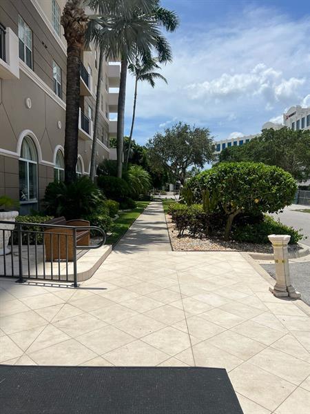 Foto del edificio - 616 Clearwater Park Rd