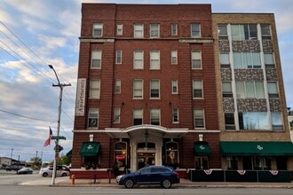 Building Photo - 624 Ludington St