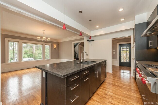 Foto del edificio - 894 35th Ave