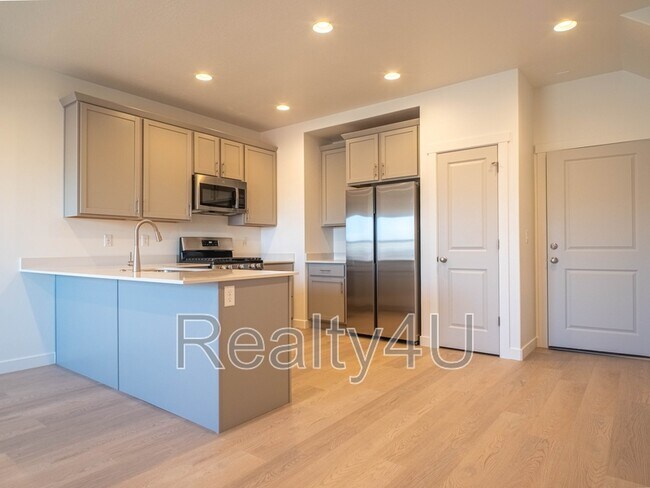 Building Photo - 3545 Hardman Way