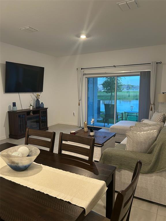 Building Photo - 2053 Viewfinder St