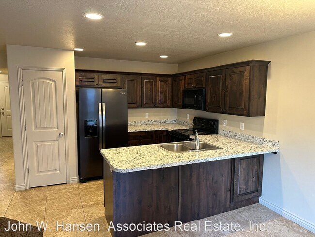 Building Photo - 3 br, 2.5 bath House - 1157 W Excalibur Way