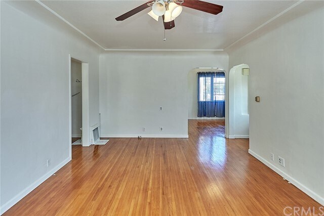 Building Photo - 1347 W 162nd St