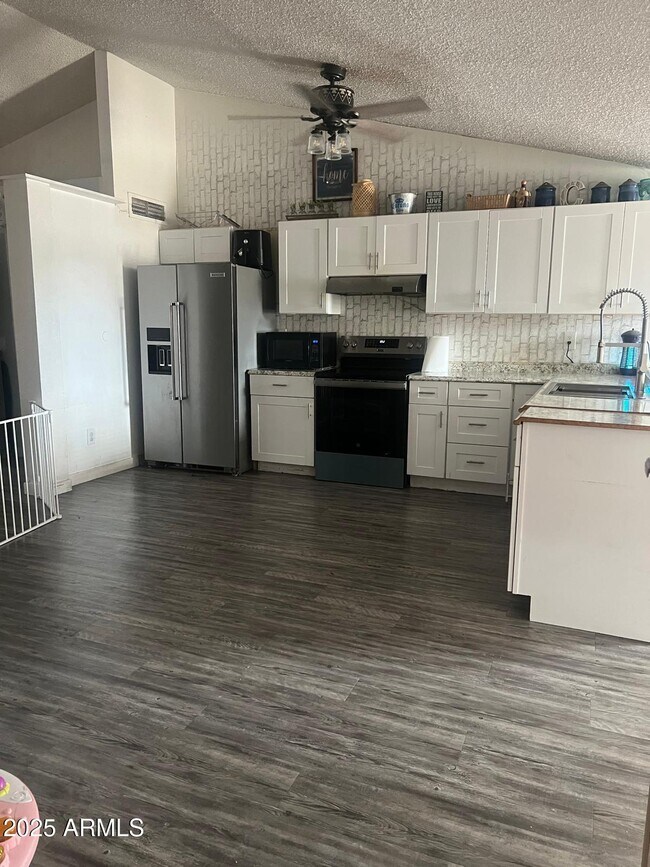 Foto del edificio - 6901 W Monterey Way
