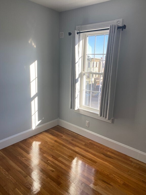 Foto del edificio - 656 E 8th St