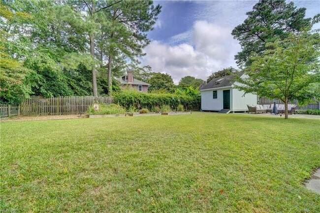 Building Photo - 1432 W Princess Anne Rd