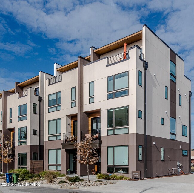 Building Photo - 323 Bladen St