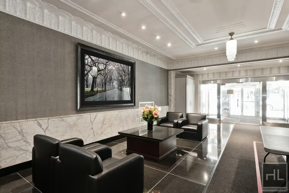 Building Photo - Christopher Street