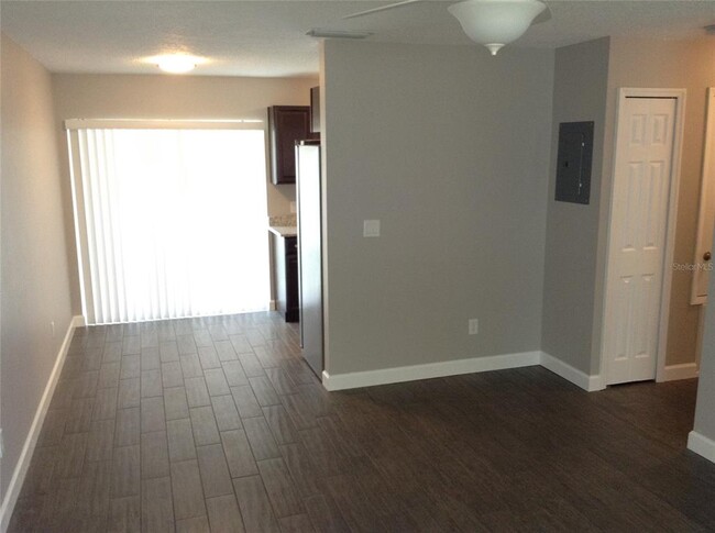 Building Photo - 1111 Royal Palm Ave
